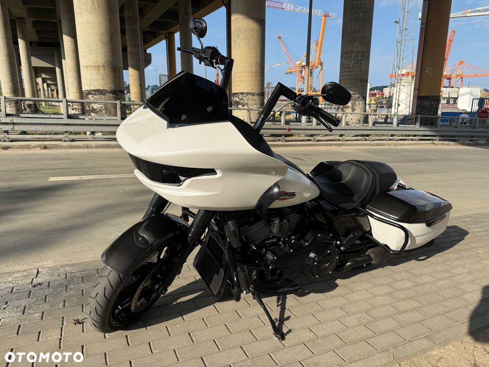 Harley-Davidson Touring Road Glide - 1