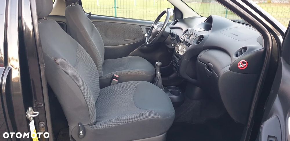 Toyota Yaris 1.4 D-4D - 10