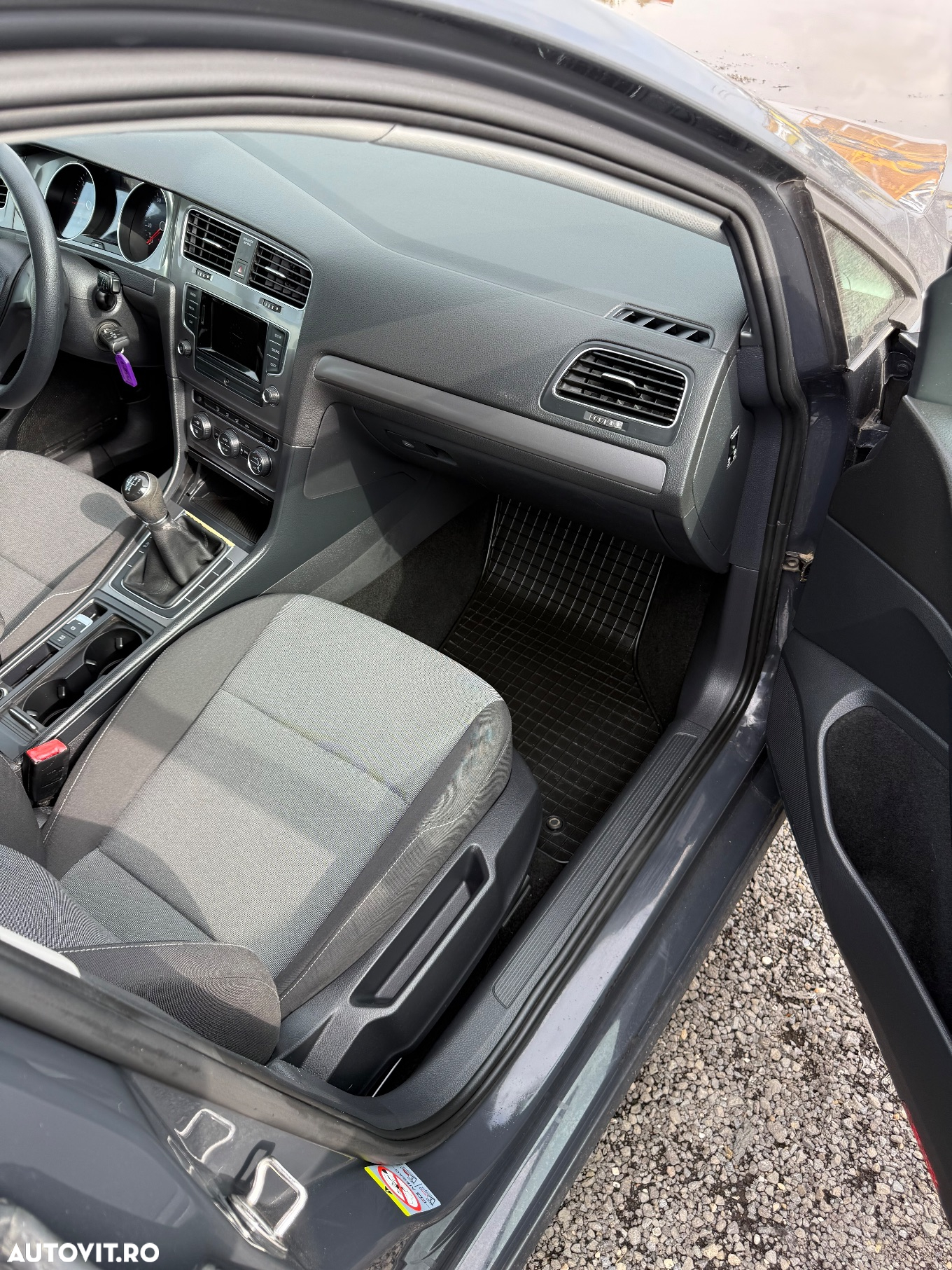Volkswagen Golf 1.6 TDI DPF BMT Trendline - 29
