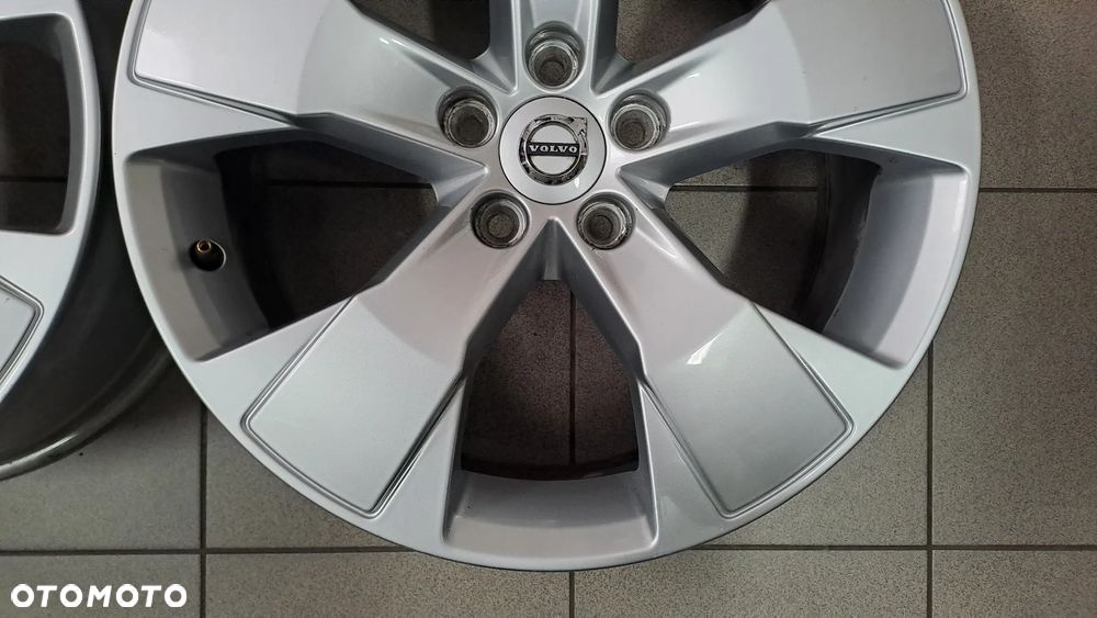 Felgi Aluminiowe 18 Volvo XC 40 5x108 ET 50.5 - 6