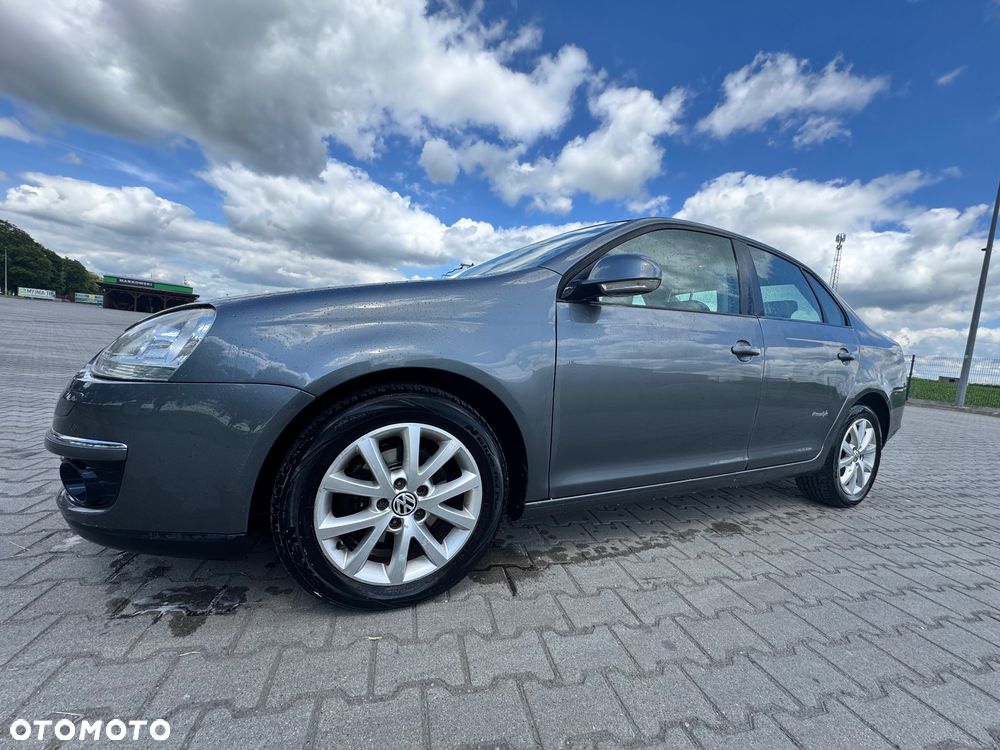 Volkswagen Jetta 1.6 TDI Trendline Optimum - 2