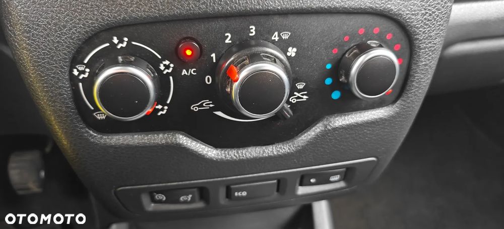 Dacia Lodgy dCi 110 Stepway Celebration - 17