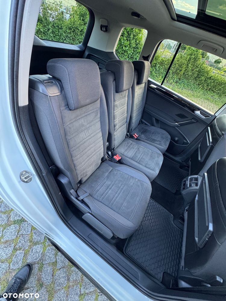 Volkswagen Touran - 14