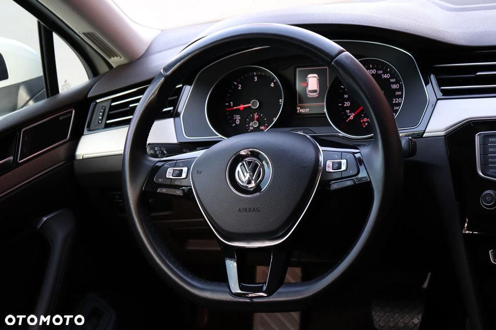 Volkswagen Passat 2.0 TDI (BlueMotion Technology) DSG Highline - 32