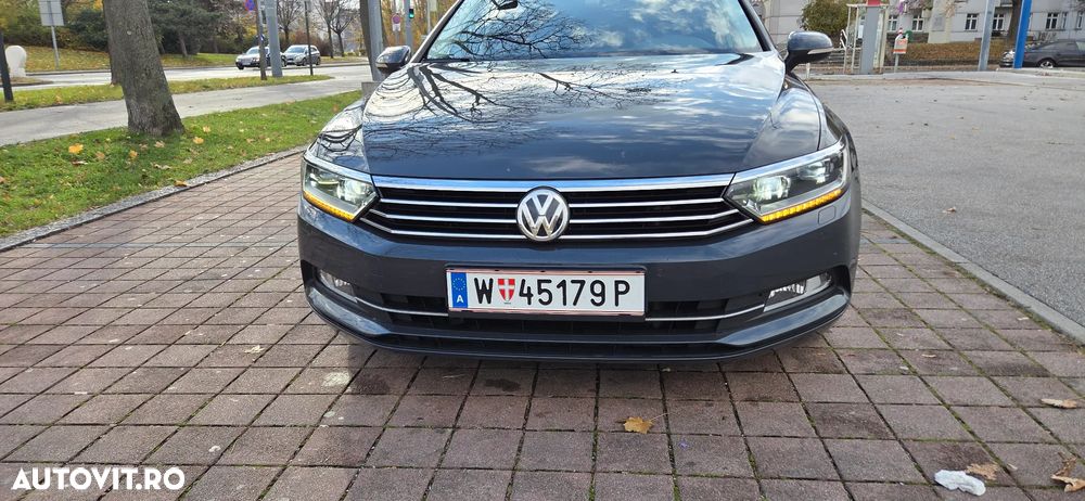 Volkswagen Passat - 1