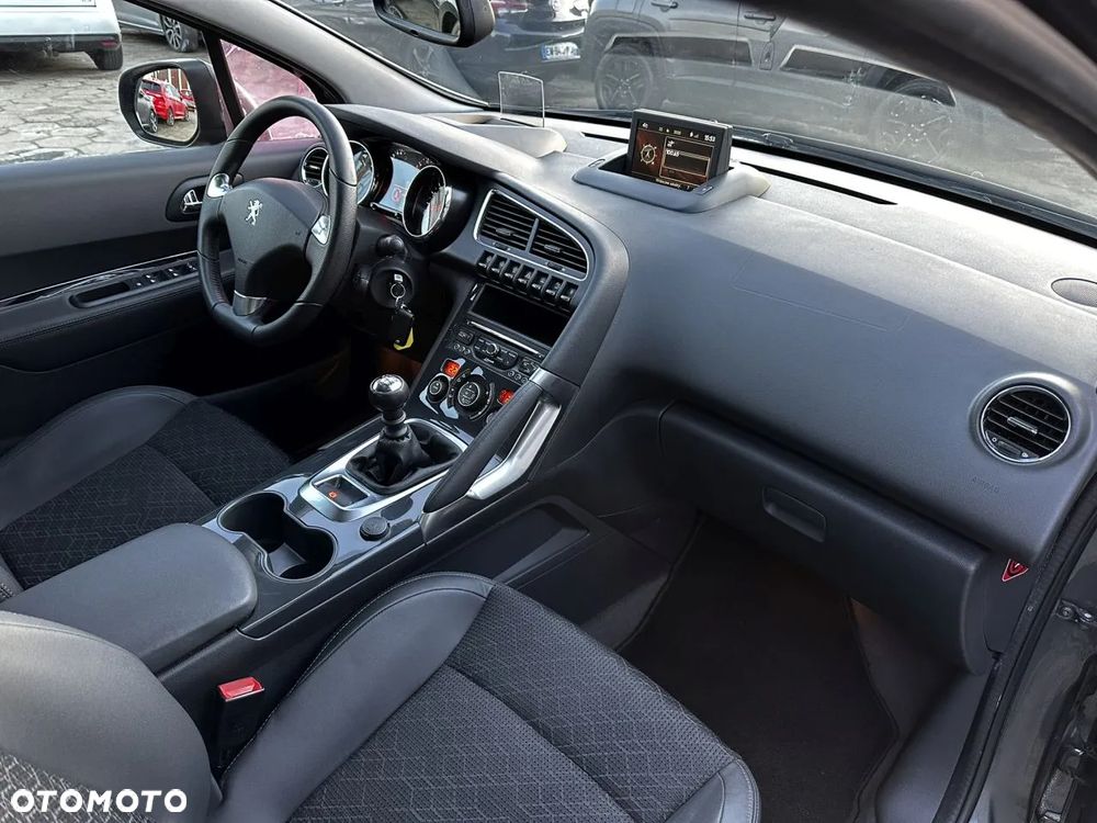 Peugeot 3008 PureTech 130 Stop & Start GPF Allure - 24