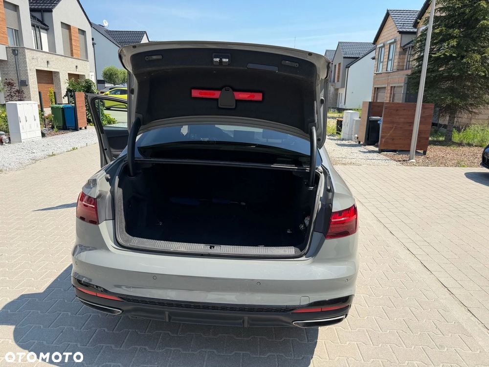 Audi A4 Limousine 35 TFSI Sport S tronic - 13