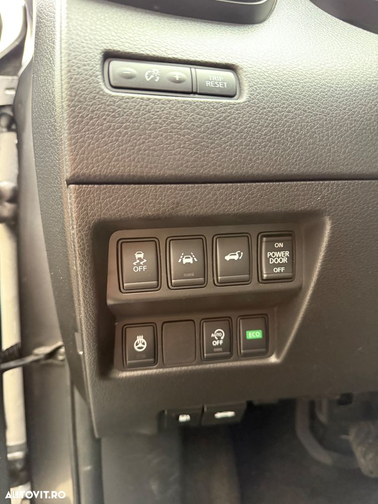 Nissan X-Trail 2.0 dCi ALL-MODE 4x4i Xtronic N-Connecta - 12
