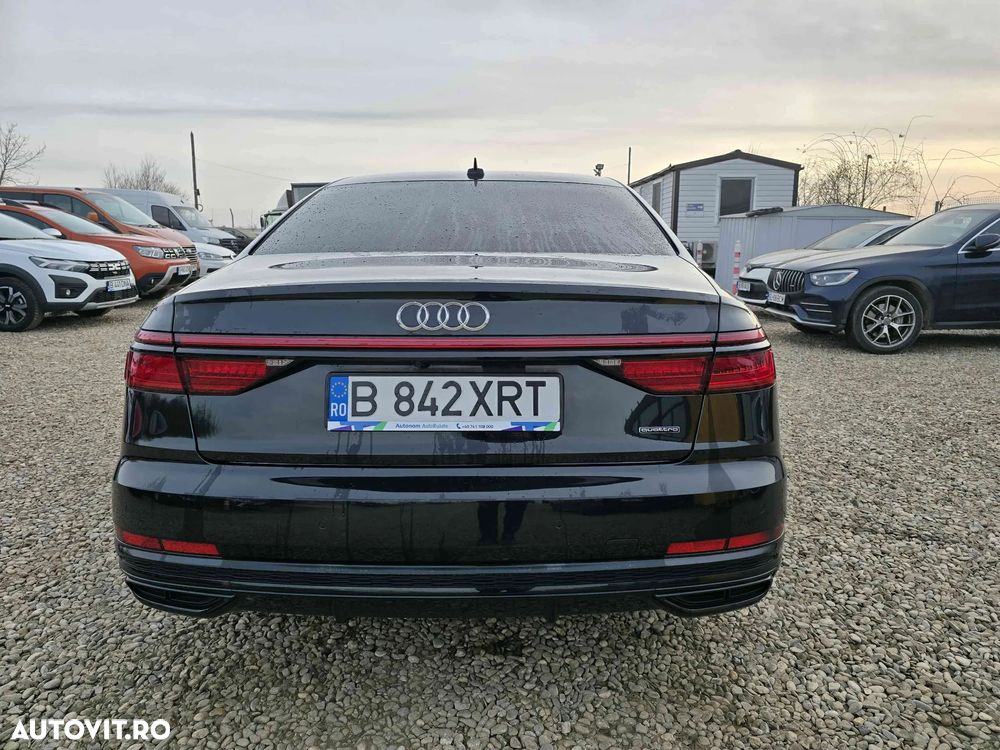 Audi A8 - 4