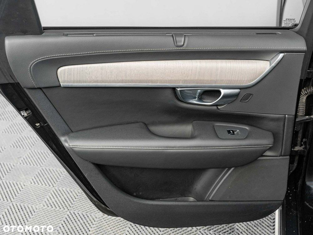 Volvo V90 Cross Country - 27