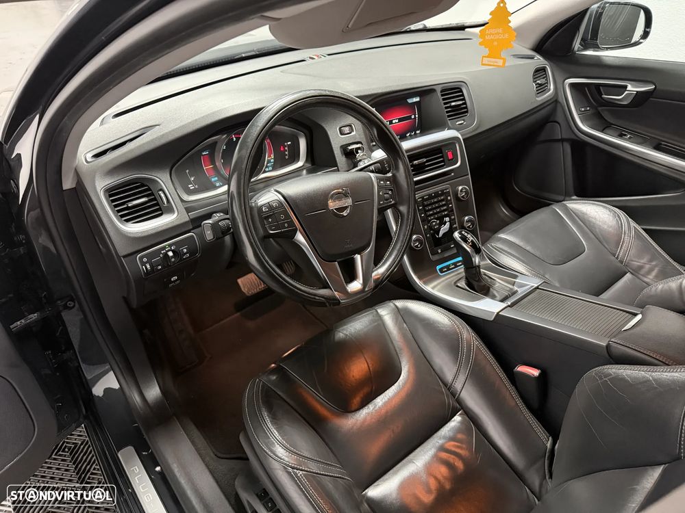 Volvo V60 D6 Plug-In-Hybrid AWD Geartronic Summum - 9
