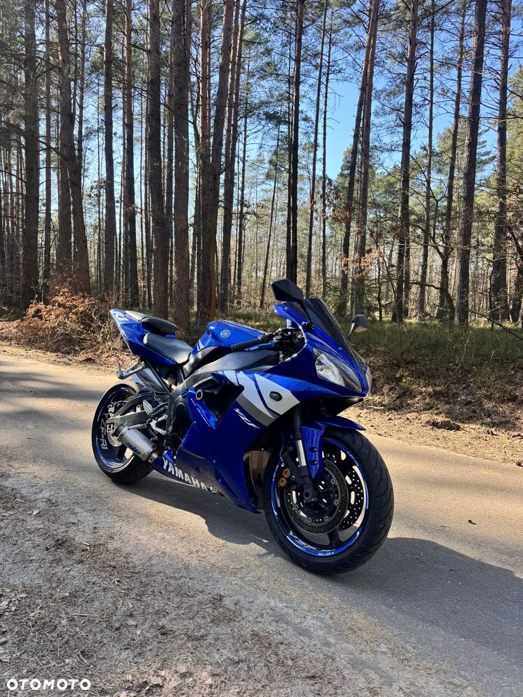 Yamaha R1 - 1