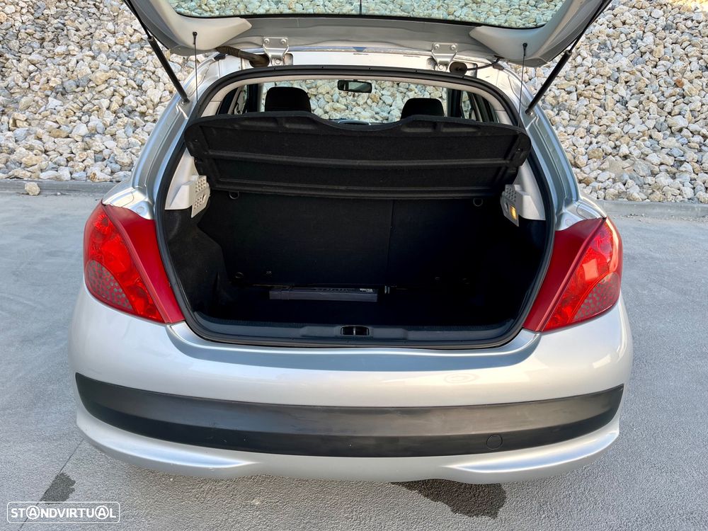 Peugeot 207 1.4 16V Trendy - 25