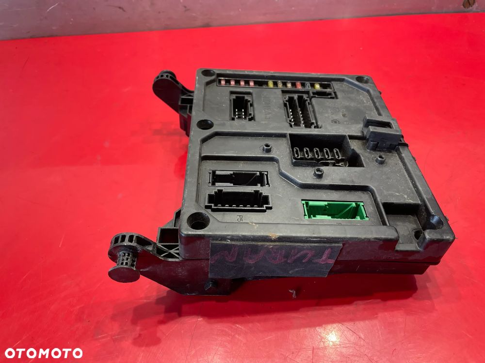 S108152001 skrzynka bezpieczników VW Touran - 4