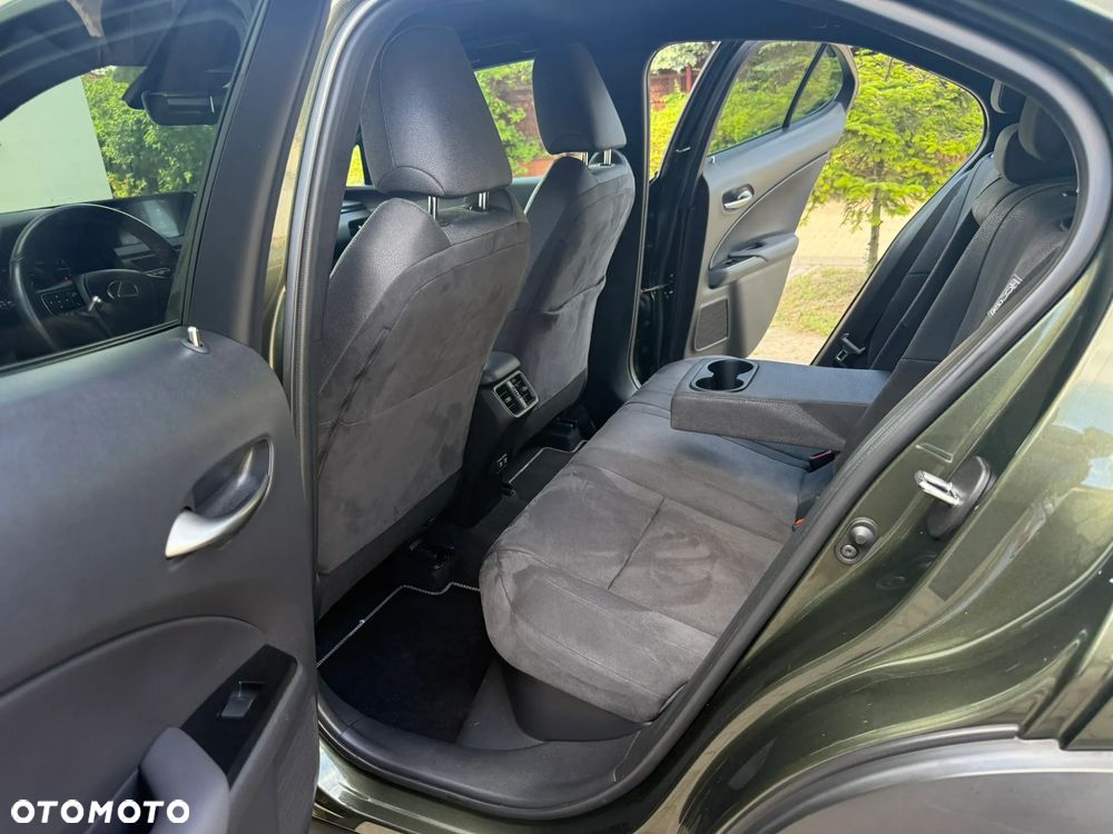Lexus UX 250h F Sport 2WD - 33