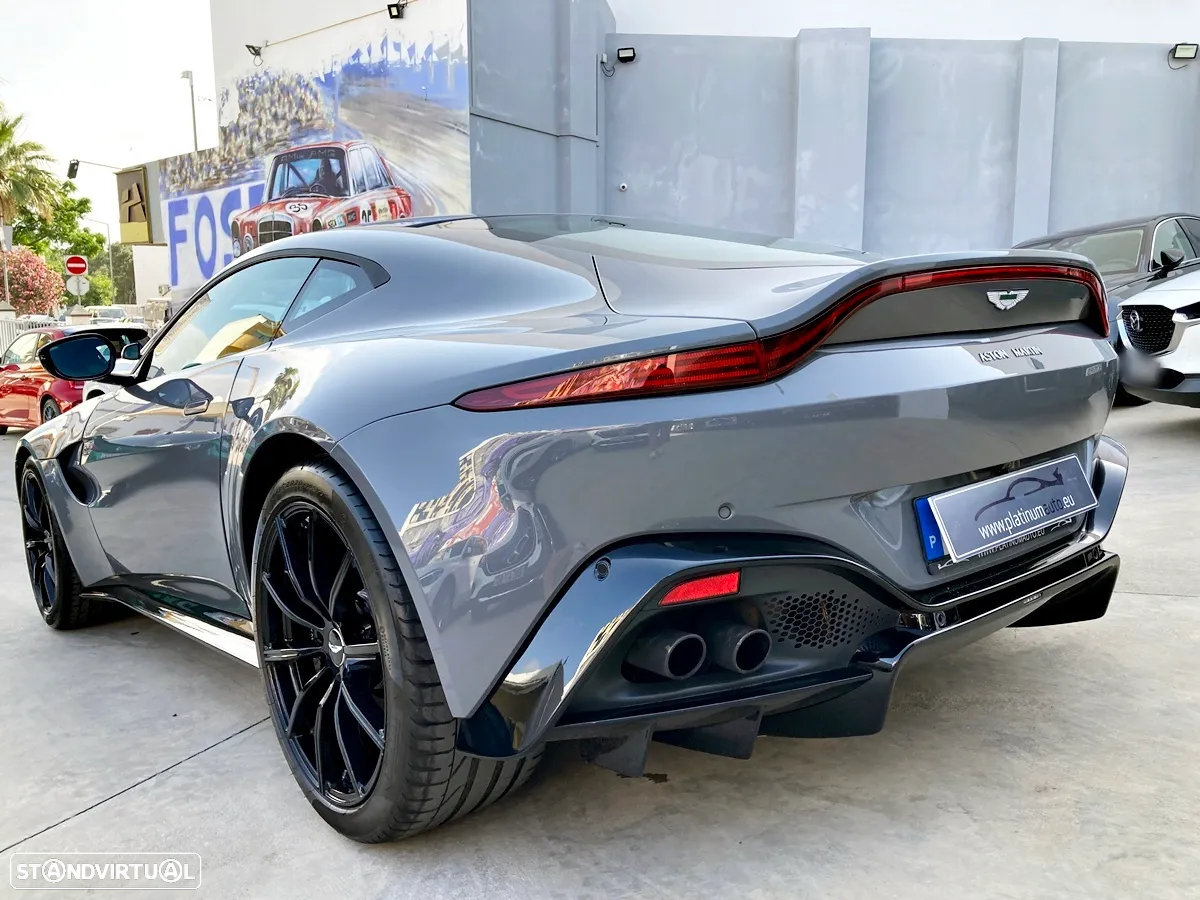 Aston Martin Vantage Coupe V8 - 36