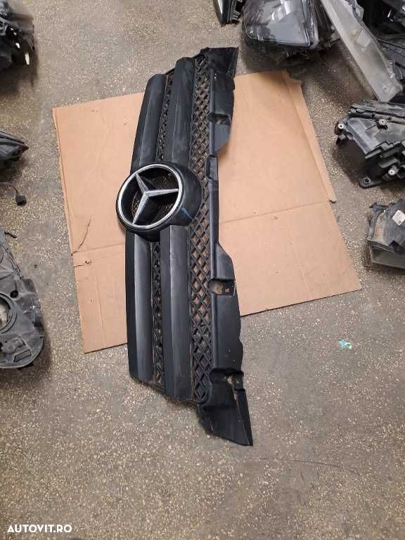 Grila radiator Mercedes Sprinter W906 an 2006-2013 originala - 1