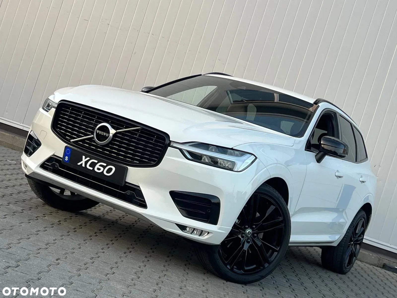 Volvo XC 60 T5 AWD R-Design - 4