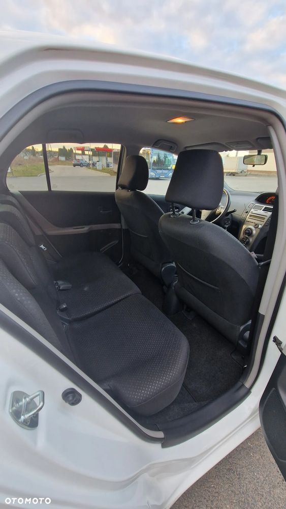 Toyota Yaris - 6