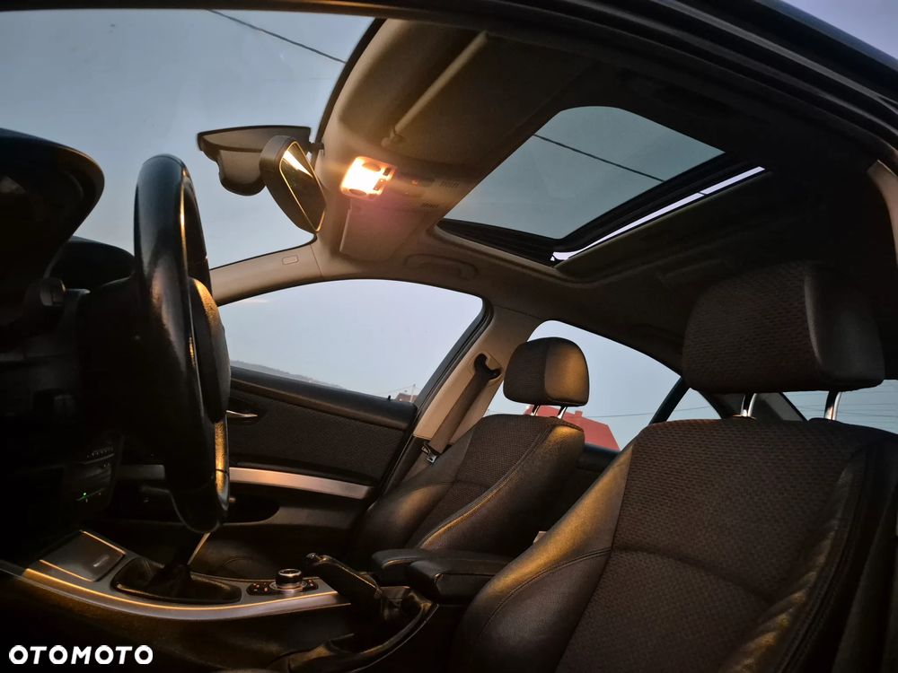 BMW Seria 3 318i Edition Exclusive - 7