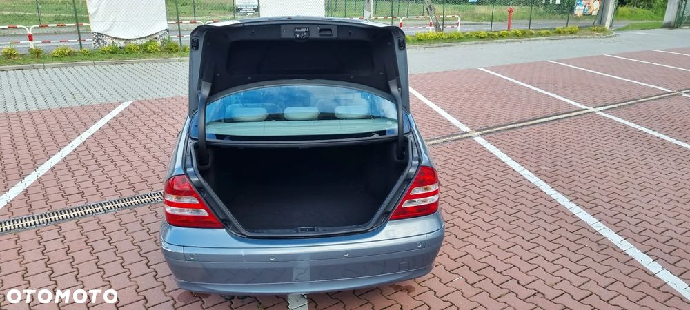 Mercedes-Benz Klasa C 180 Kompressor Automatik Classic - 21