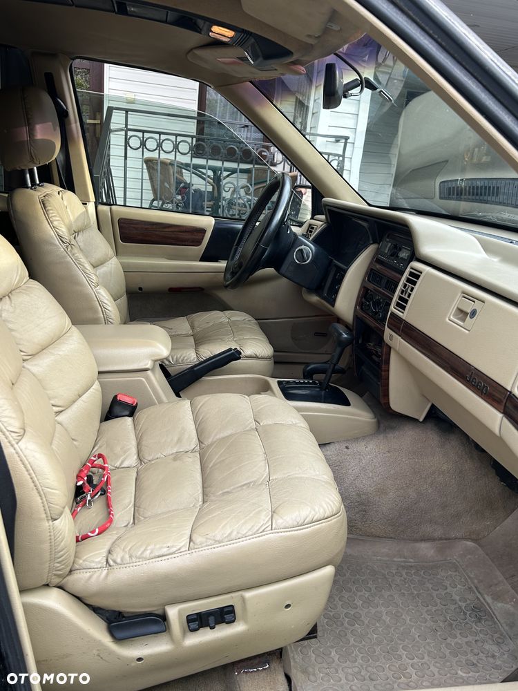 Jeep Grand Cherokee - 18