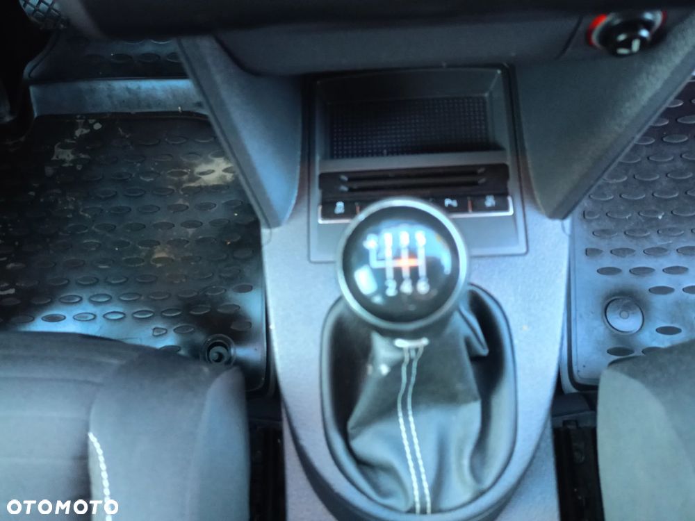 Volkswagen Touran 1.6 TDI DPF BlueMotion Technology Cup - 15