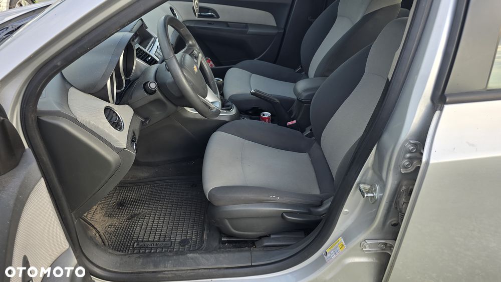 Chevrolet Cruze - 14