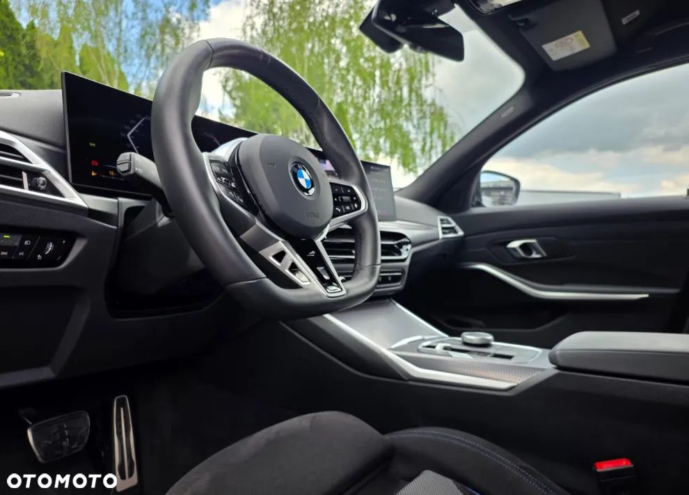 BMW Seria 3 330i xDrive M Sport - 12