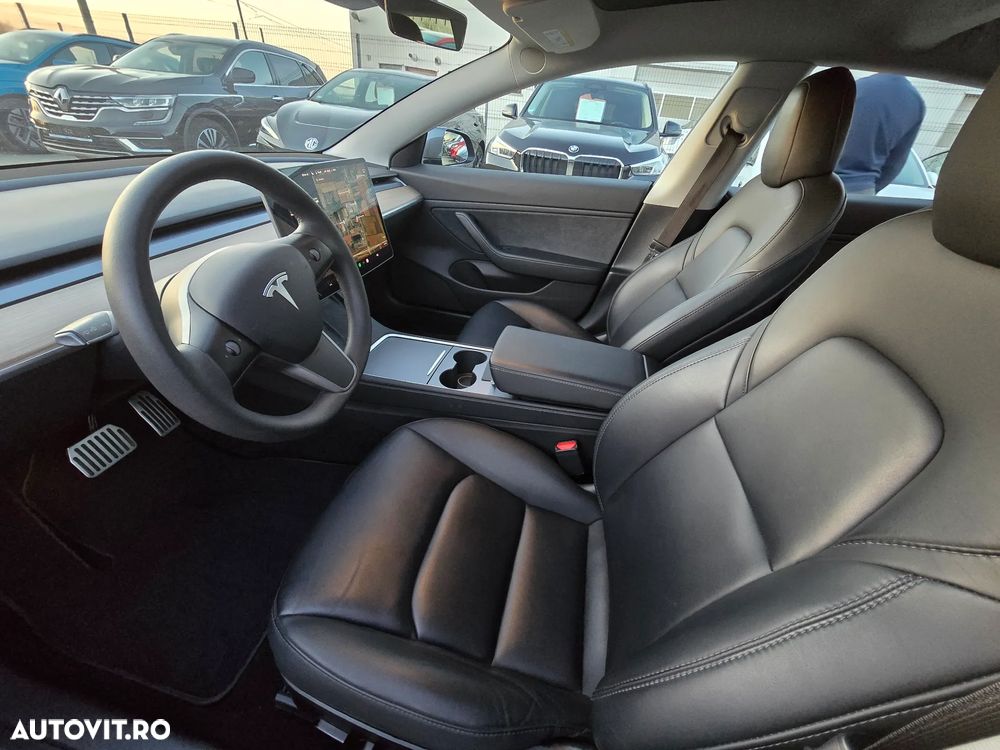 Tesla Model 3 - 11