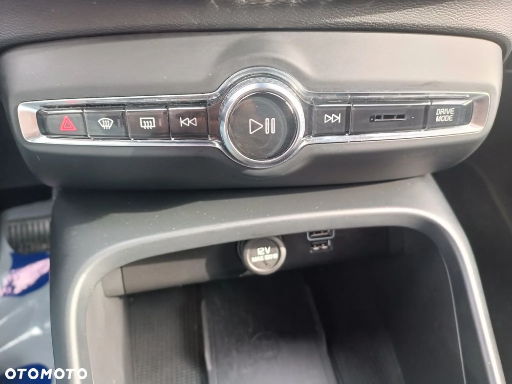 Volvo XC 40 T2 Core - 21