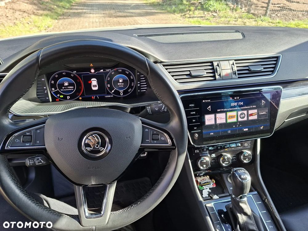 Skoda Superb 2.0 TDI 4x4 L&K DSG - 9