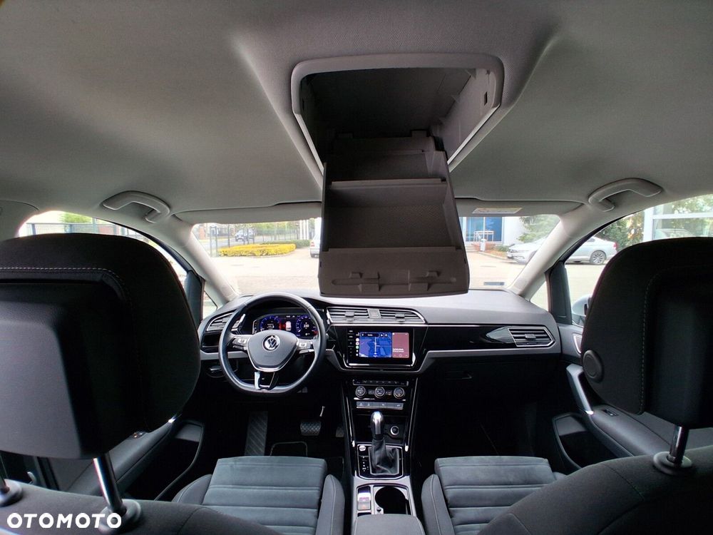 Volkswagen Touran - 27