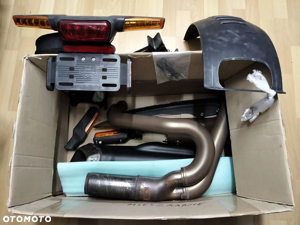 Harley-Davidson Softail FXDR - 23