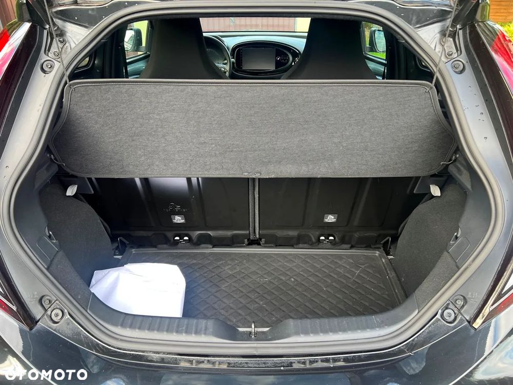 Toyota Aygo X 1.0 VVT-i Executive CVT - 22
