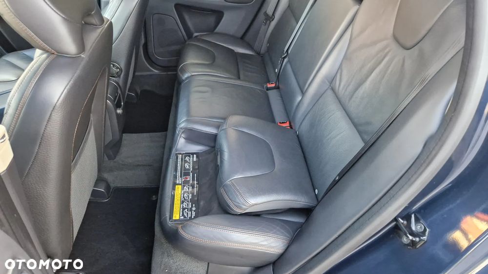 Volvo XC 60 D4 Geartronic Momentum - 12