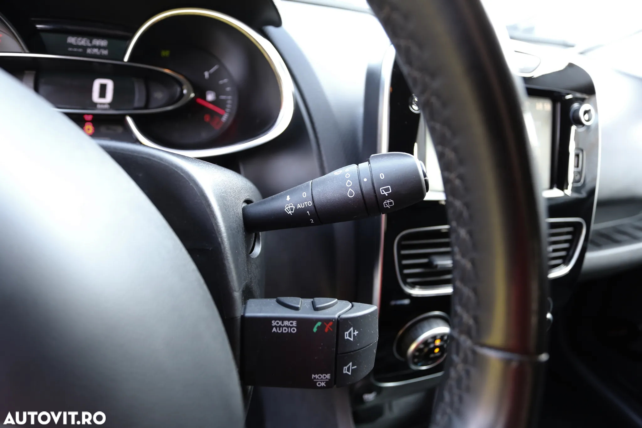 Renault Clio TCe 90 Limited - 12