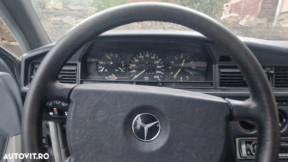 Mercedes-Benz 190 - 7