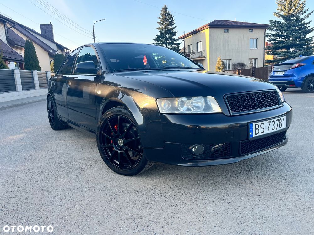 Audi A4 Limousine - 1