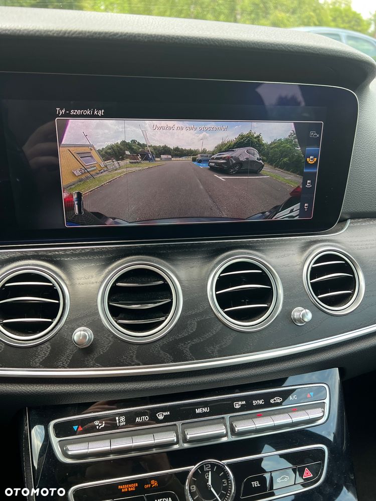 Mercedes-Benz Klasa E 220 d 9G-TRONIC - 13