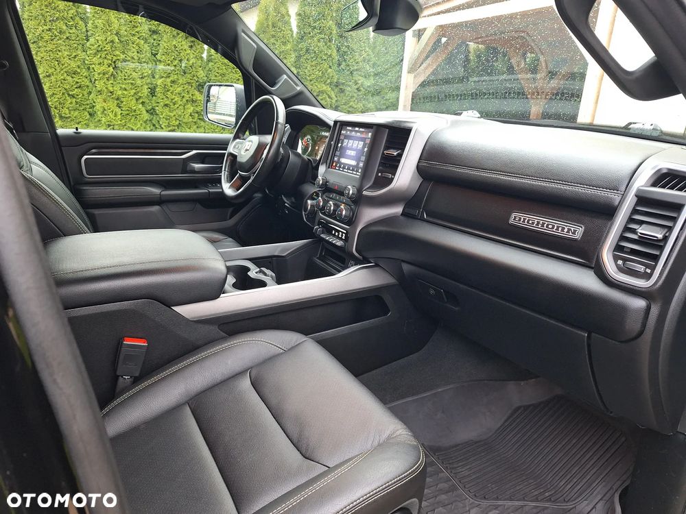 RAM 1500 Crew Cab Shortbed Bighorn - 17