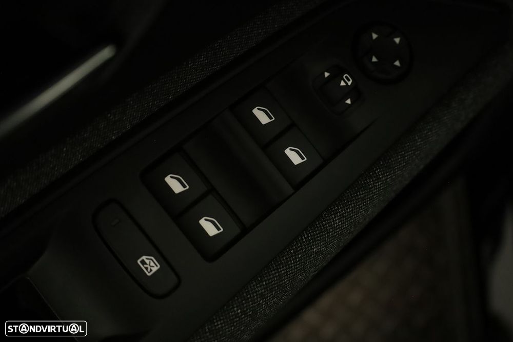 Peugeot 3008 1.6 Hybrid Allure e-EAT8 - 22