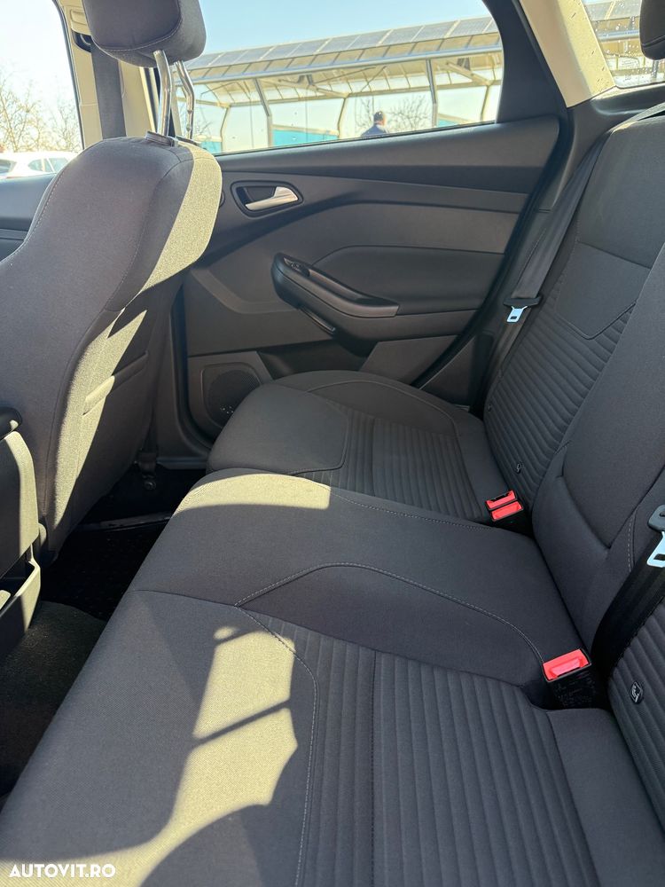 Ford Focus 1.0 EcoBoost Titanium - 12