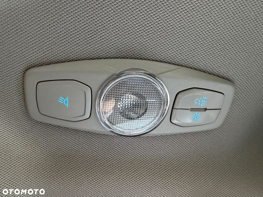 Ford Tourneo Connect 1.5 TDCi Start-Stop Titanium - 24