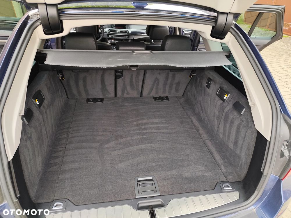BMW Seria 5 520d xDrive - 7