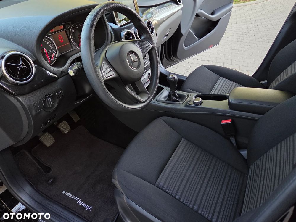 Mercedes-Benz Klasa B 180 d BlueEFFICIENCY Edition - 26