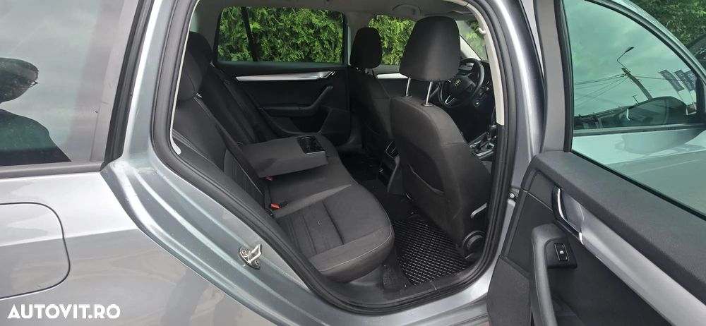 Skoda Octavia 1.6 TDI DSG Ambition - 13