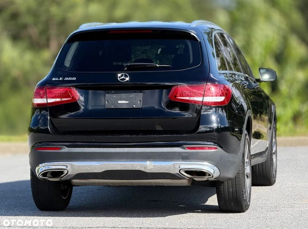 Mercedes-Benz GLC 300 4Matic 9G-TRONIC AMG Line - 5