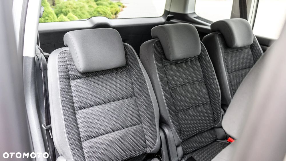 Volkswagen Touran - 24