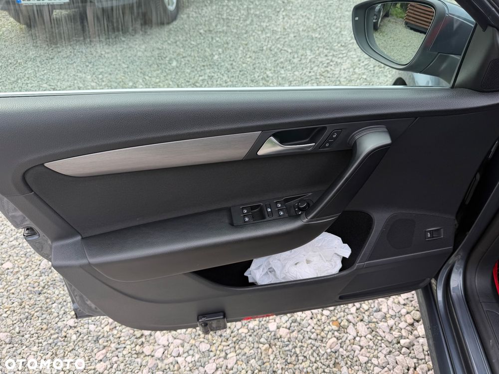 Volkswagen Passat 1.8 TSI Exclusive - 30